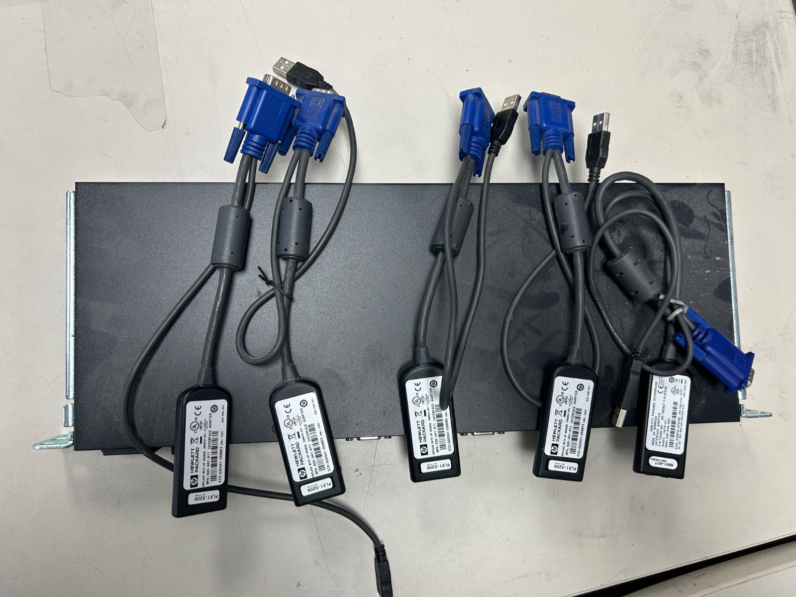 HPE LCD8500 Display/Keyboard Rack mount, KVM Console & Interface switches (Used)