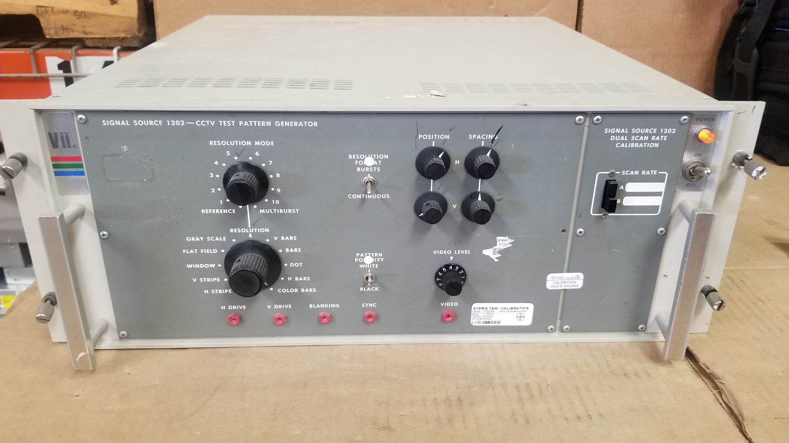 VII 1202 Signal Source/CCTV Test Pattern Generator Powers UP!