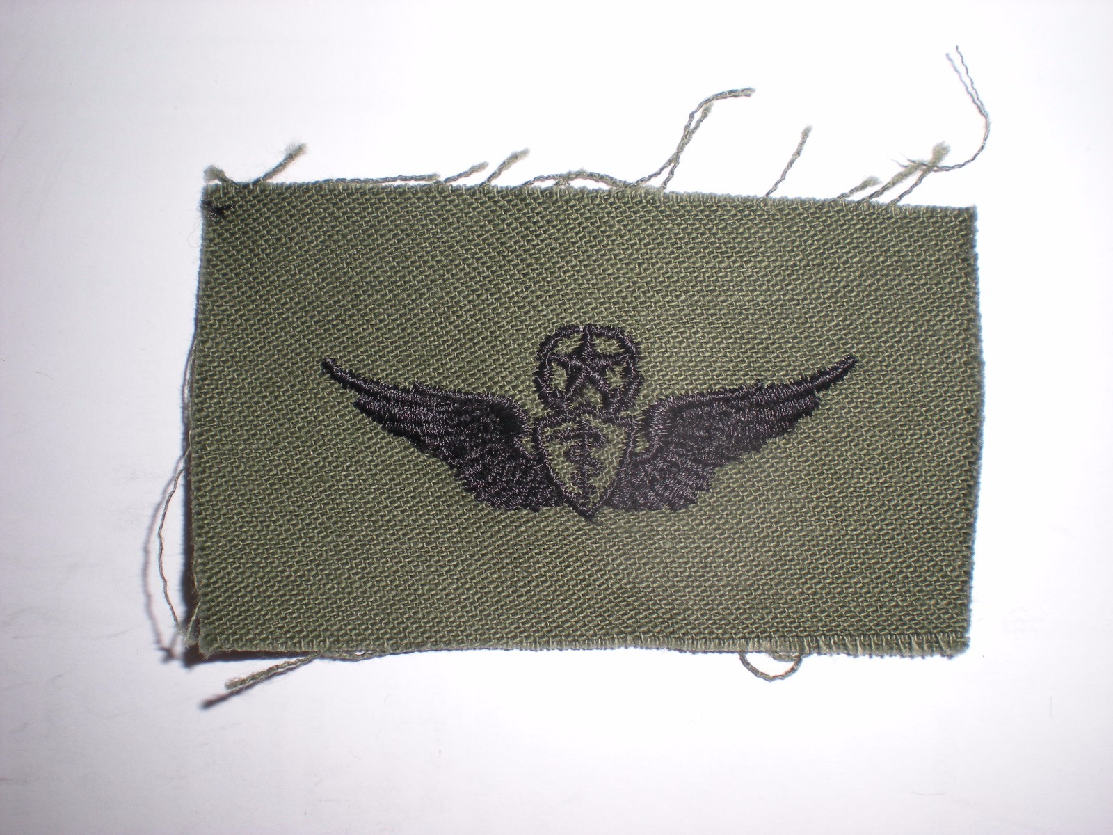 US ARMY SUBDUED EMBROIDERED MASTER FLIGHT SURGEON WINGS BADGE