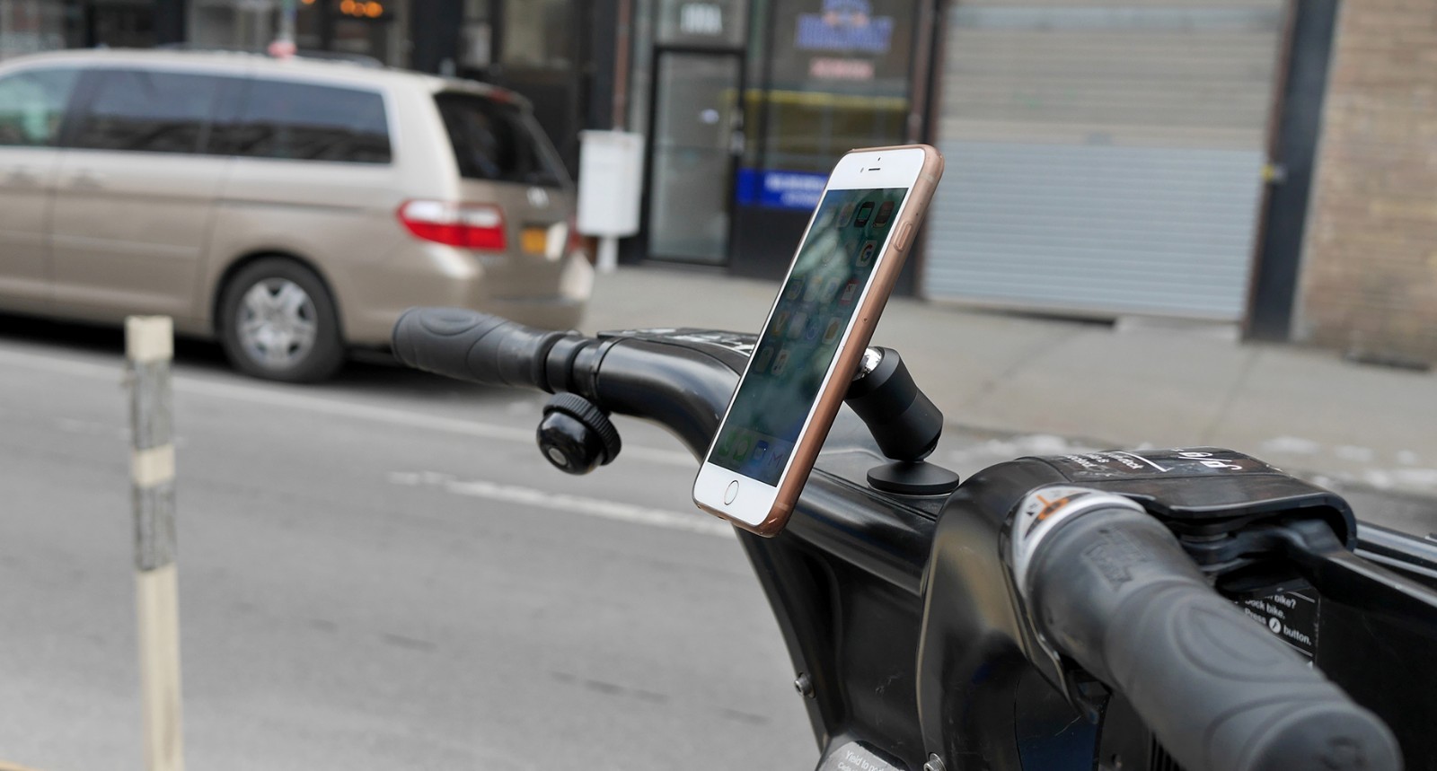 Clutchit Magnetic Movable Mount Universal Tablet and Phone Mount