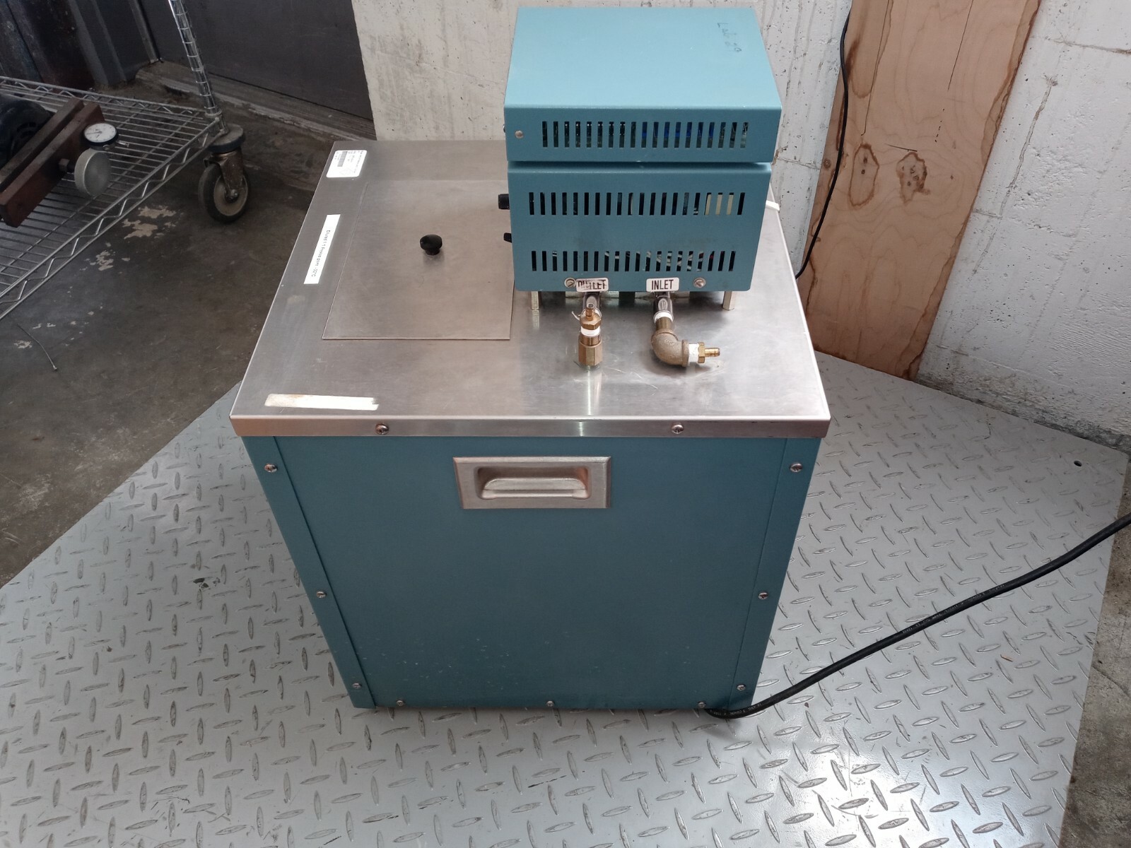 Polyscience series 9500 refrigerated constant temperature circulator