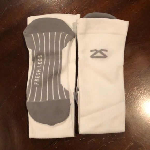 NWOT Fresh Legs Compression Socks Size Large