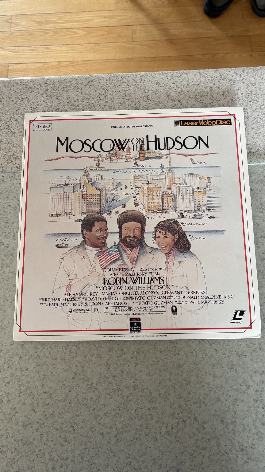 Moscow On The Hudson LaserDisc 1984 Comedy Drama Robin Williams Columbia