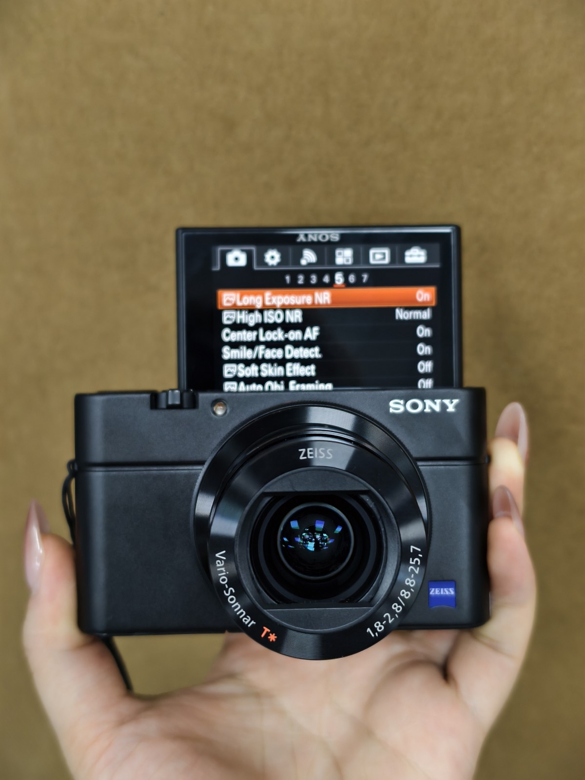 Sony DSC-RX100 III RX100M3 20.1 MP SLR Digital Camera Built-in WiFi NFC 95% New