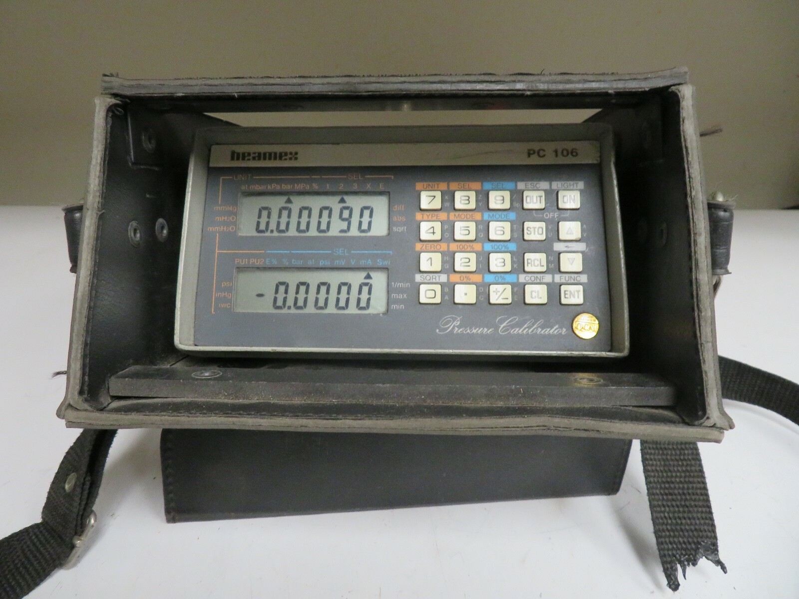 Beamex PC-106 Pressure Calibrator in case w/ power supply - NJ44