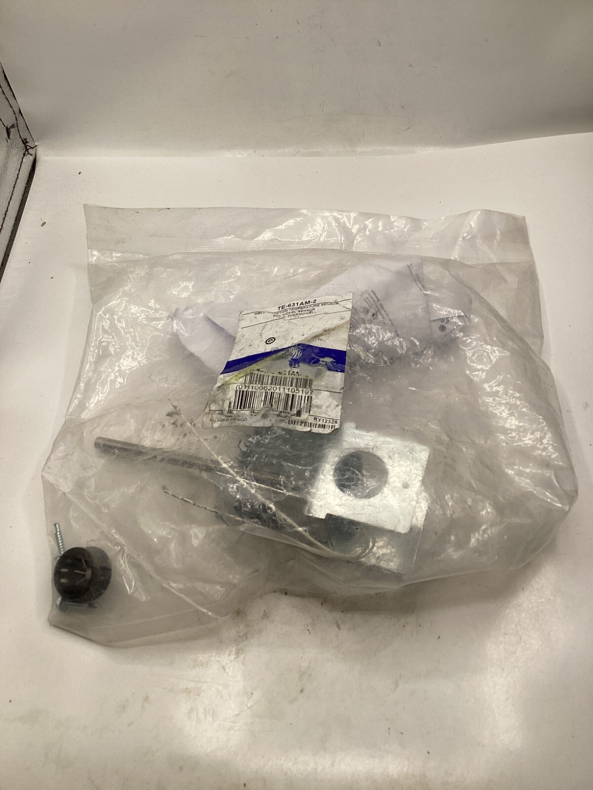(QTY 2) Johnson Controls TE-631AM-2,  Well Insertion Temperature Sensor