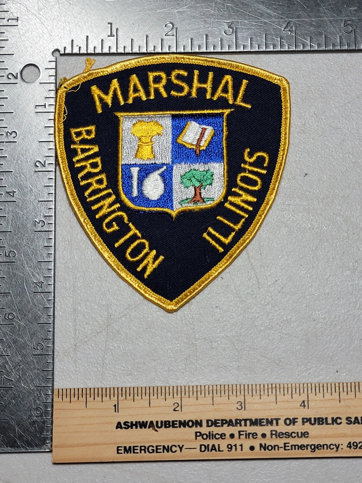 Bin1 B17 Police patch patches  Illinois Marshal Barrington used