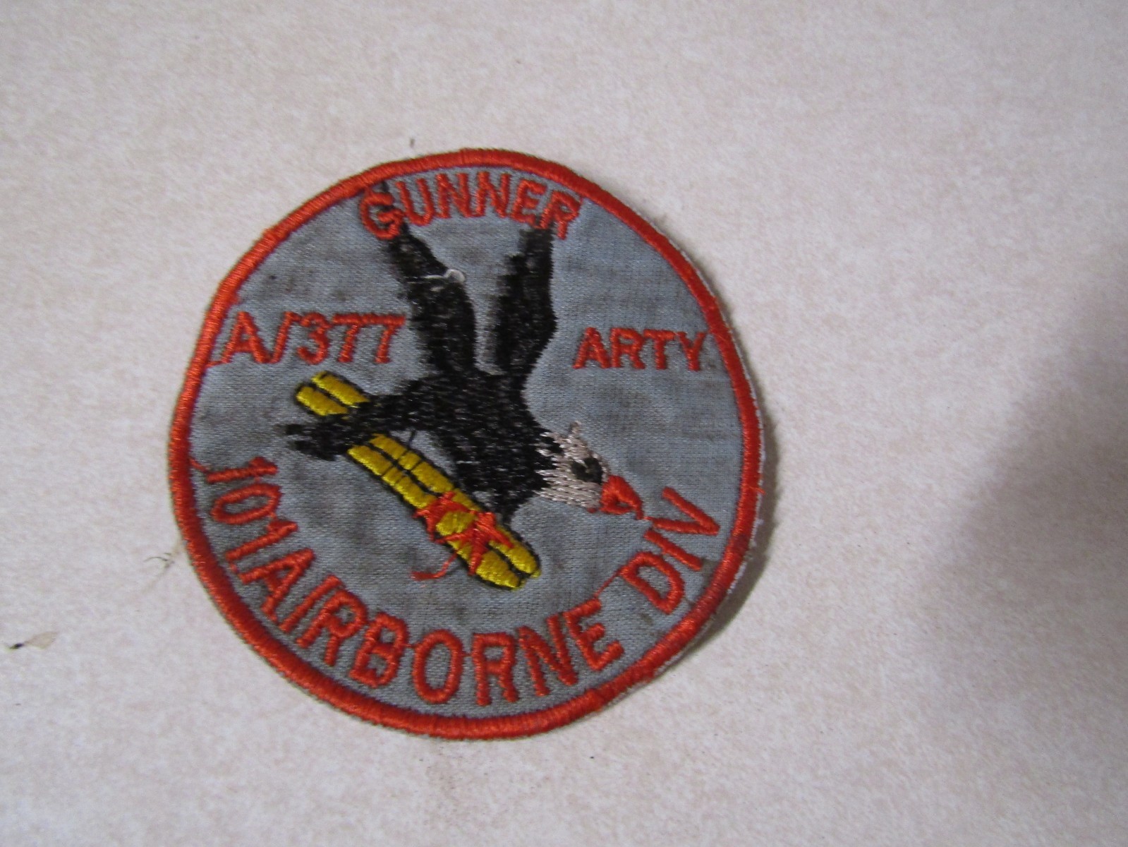 MILITARY PATCH OLD VIETNAM ERA A/377 ARTILLERY 101ST AIRBORNE DIVISION GUNNER