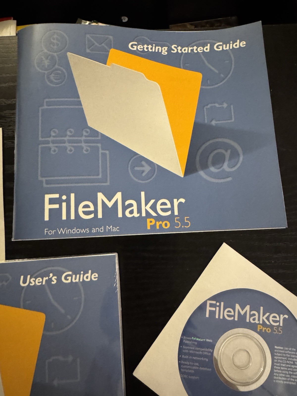 FileMaker Pro 5.5 EDU Database Software Windows/Mac CD w/ User Guides