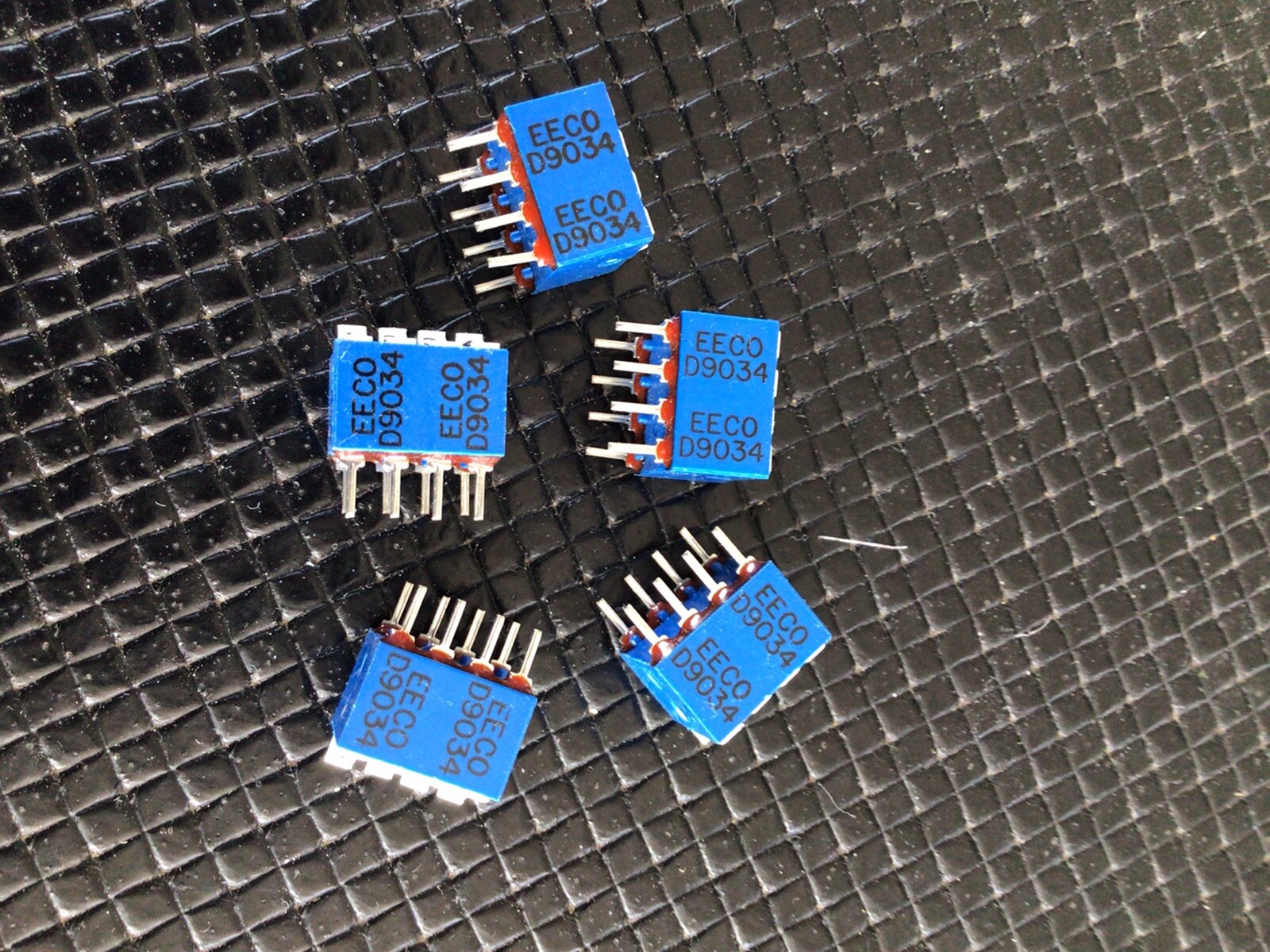 ( 14 PCs ) EECO 4 position 8 Dip Switch PCB mount, Excellent