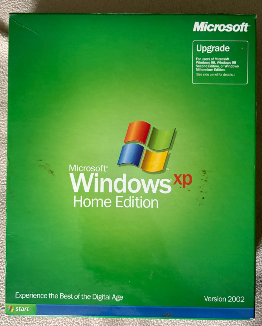 MICROSOFT Windows XP Home Edition Upgrade Version 2002 Disc w/ Product Key & Box