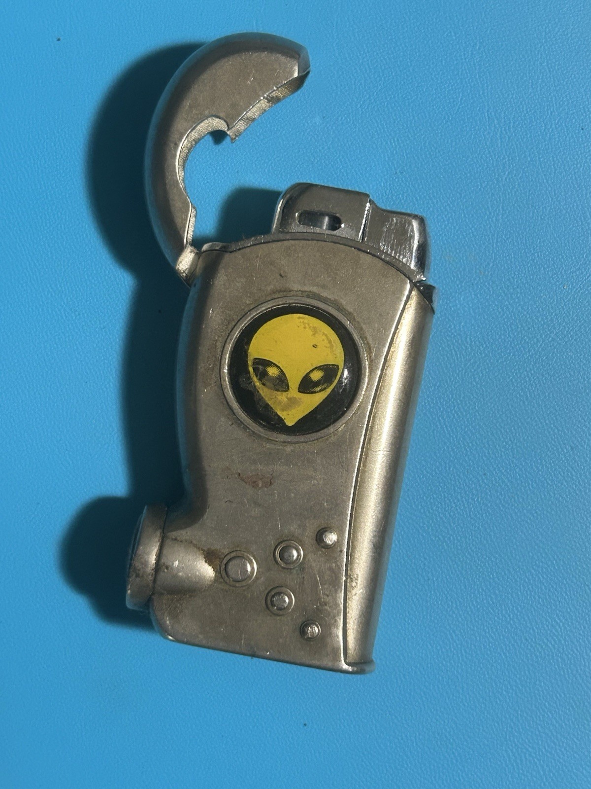 SILVER-SPACE ALIEN METAL CIGARETTE TORCH LIGHTER LIGHTS UP