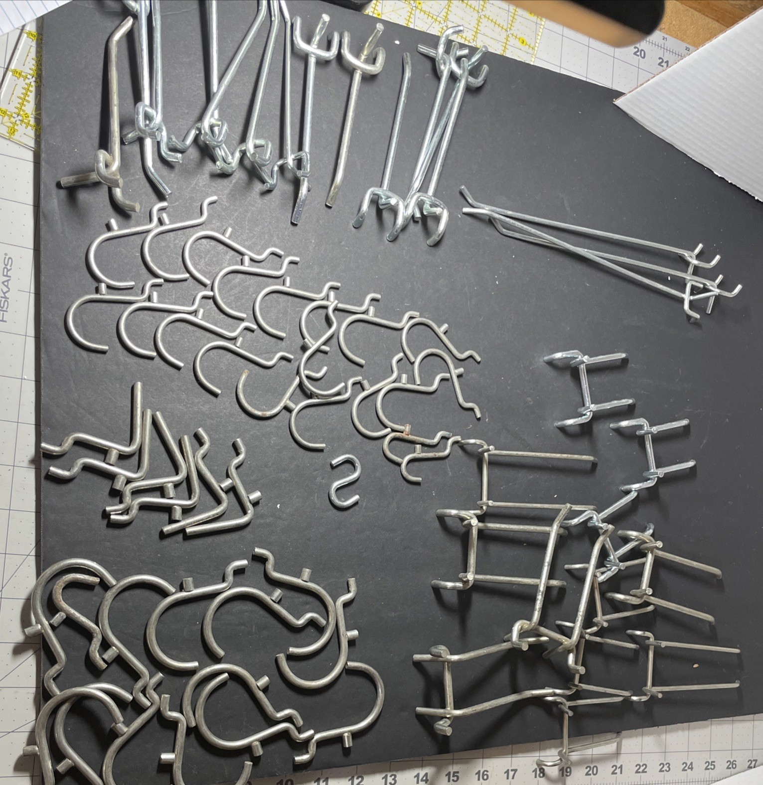 68 Pcs Heavy Duty  Peg Board SINGLE HOOKS & Pegboard Tool Rack Holders -STURDY!