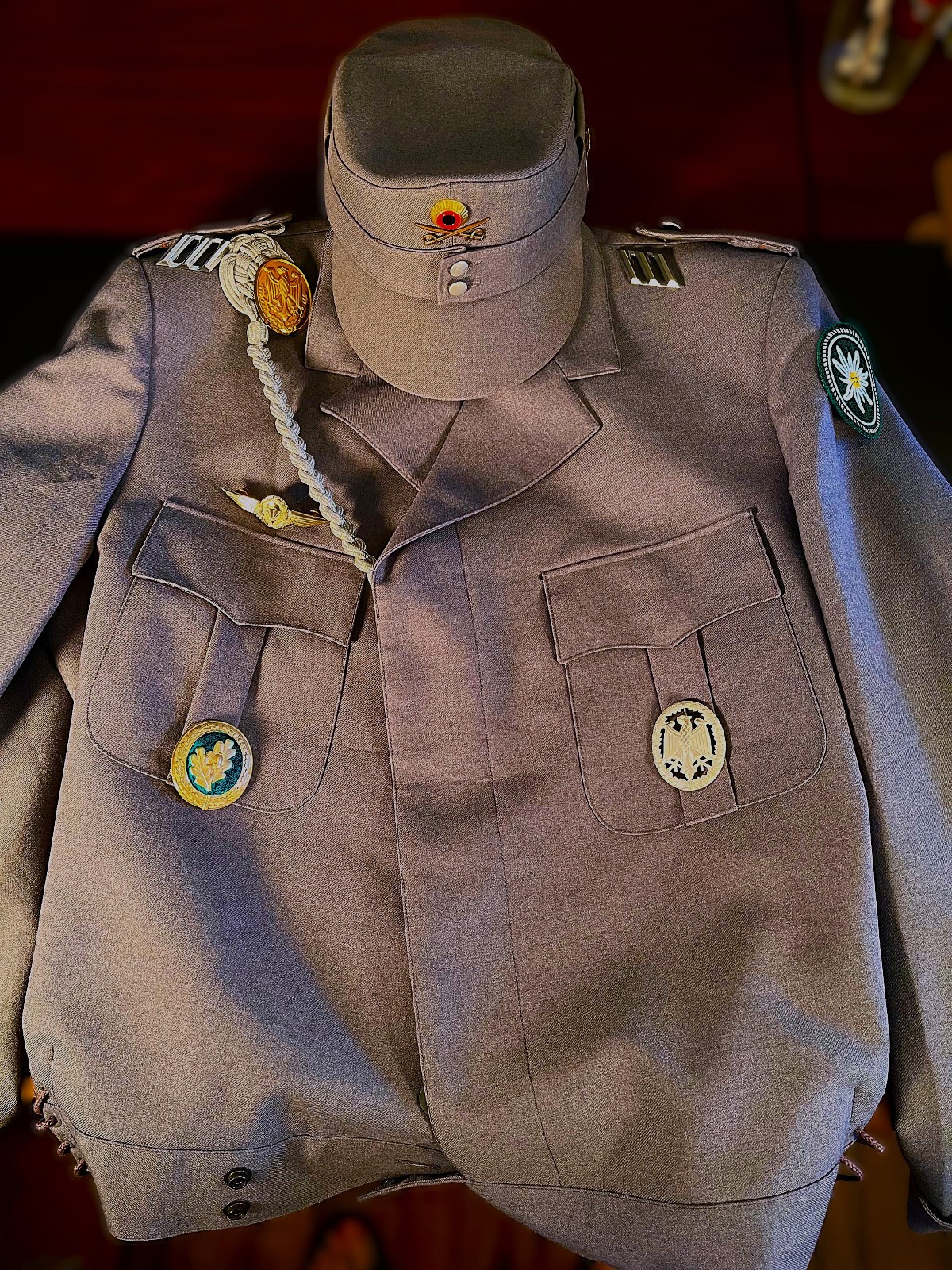 German Bundesheer Gebirgsjäger Uniform Tunic & Peak Cap w/ Edelweiss!!