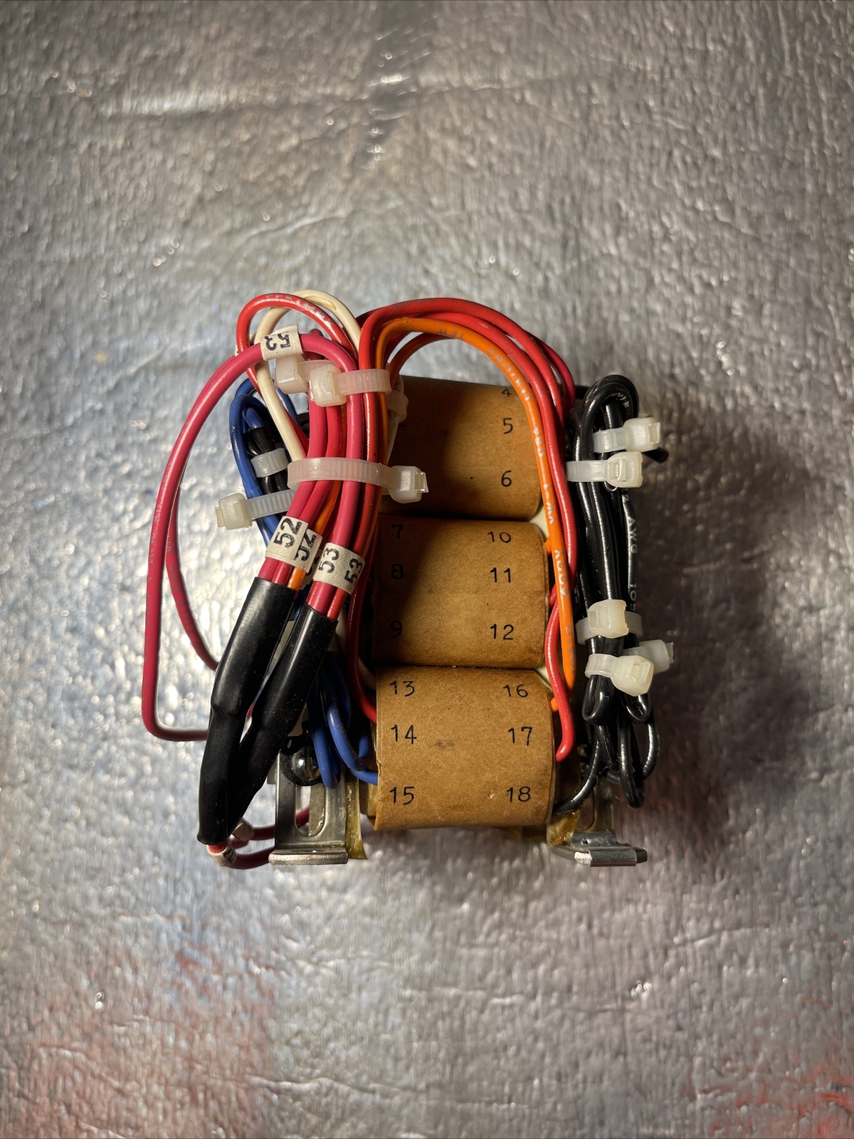 24747-1 VOLTAGE TRANSFORMER