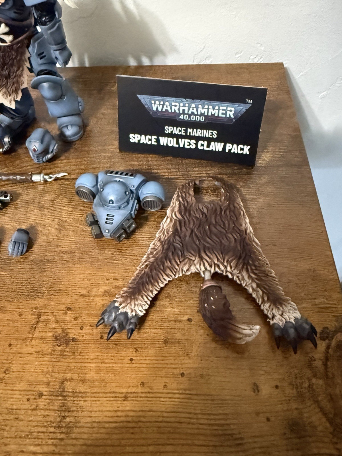 Joytoy Warhammer 40k Space Marines Space Wolves Claw Pack Logan Ghostwolf