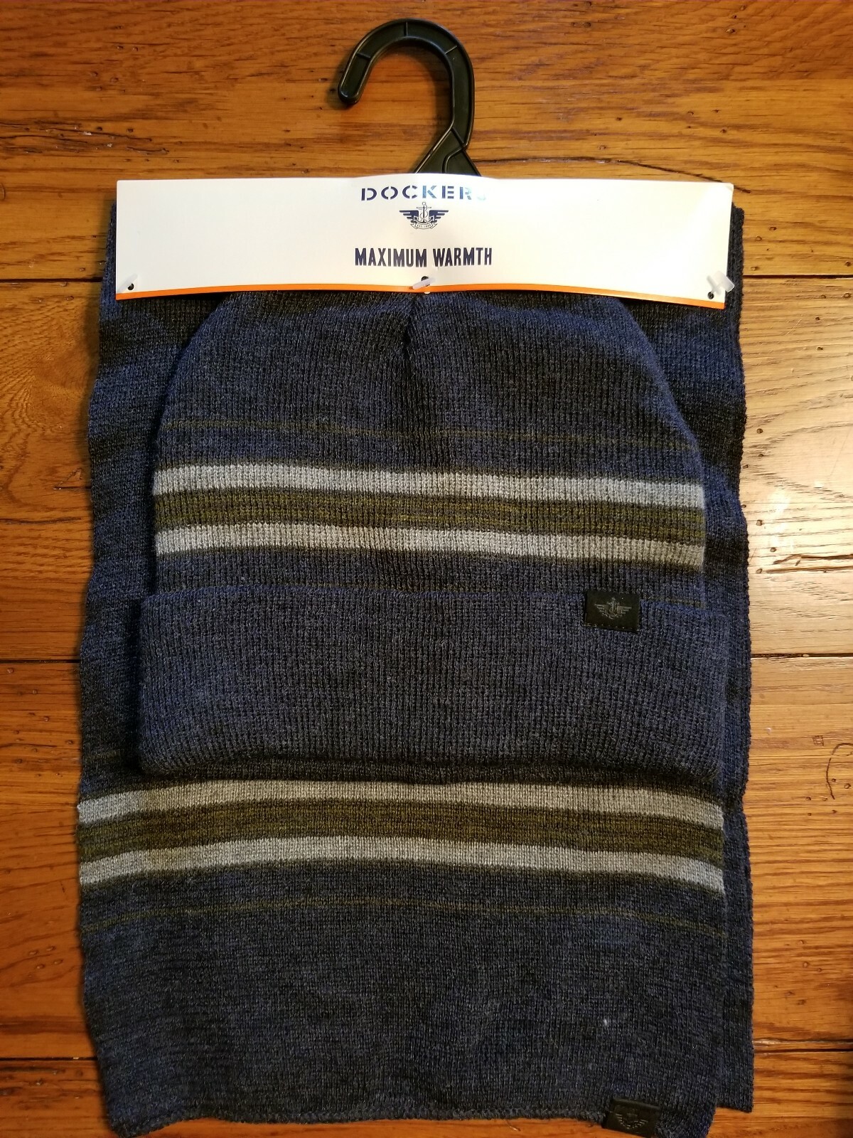 NWT Mens Dockers Maximum Warmth Beanie Hat And Scarf Set Navy Blue OS