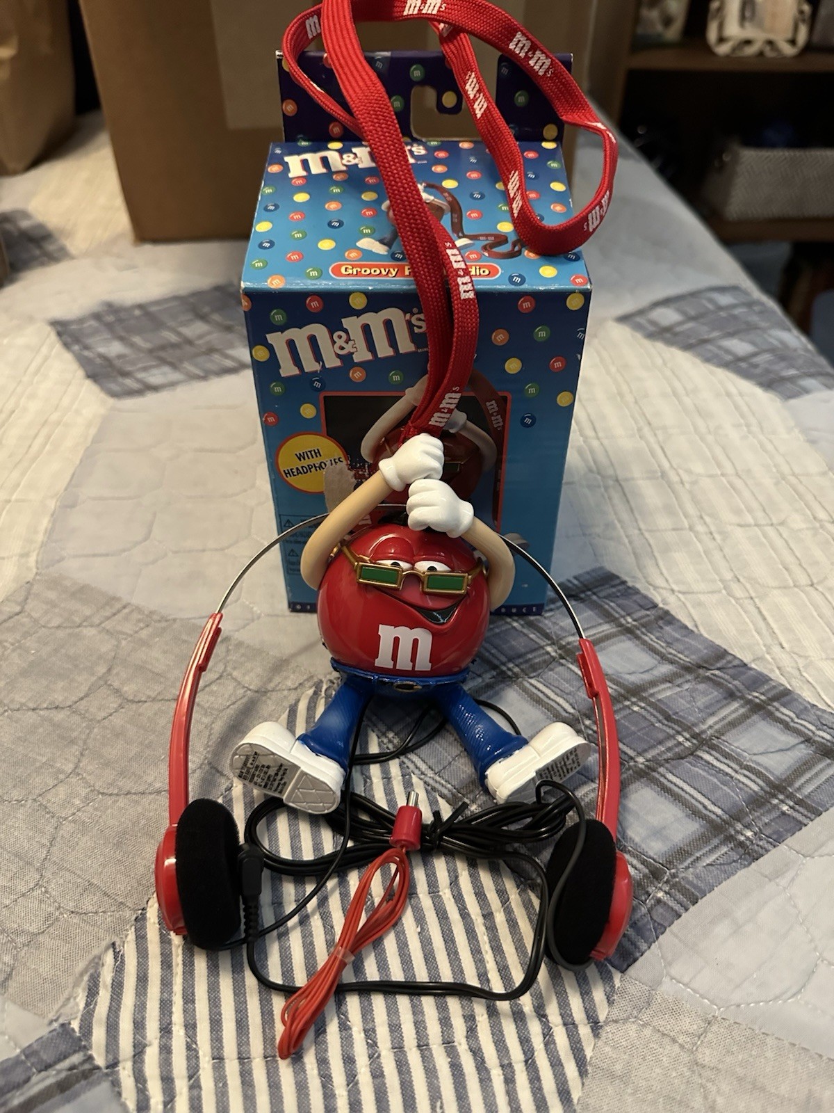M & M Red Transistor Lanyard AM/FM Radio Mar's Candy Am