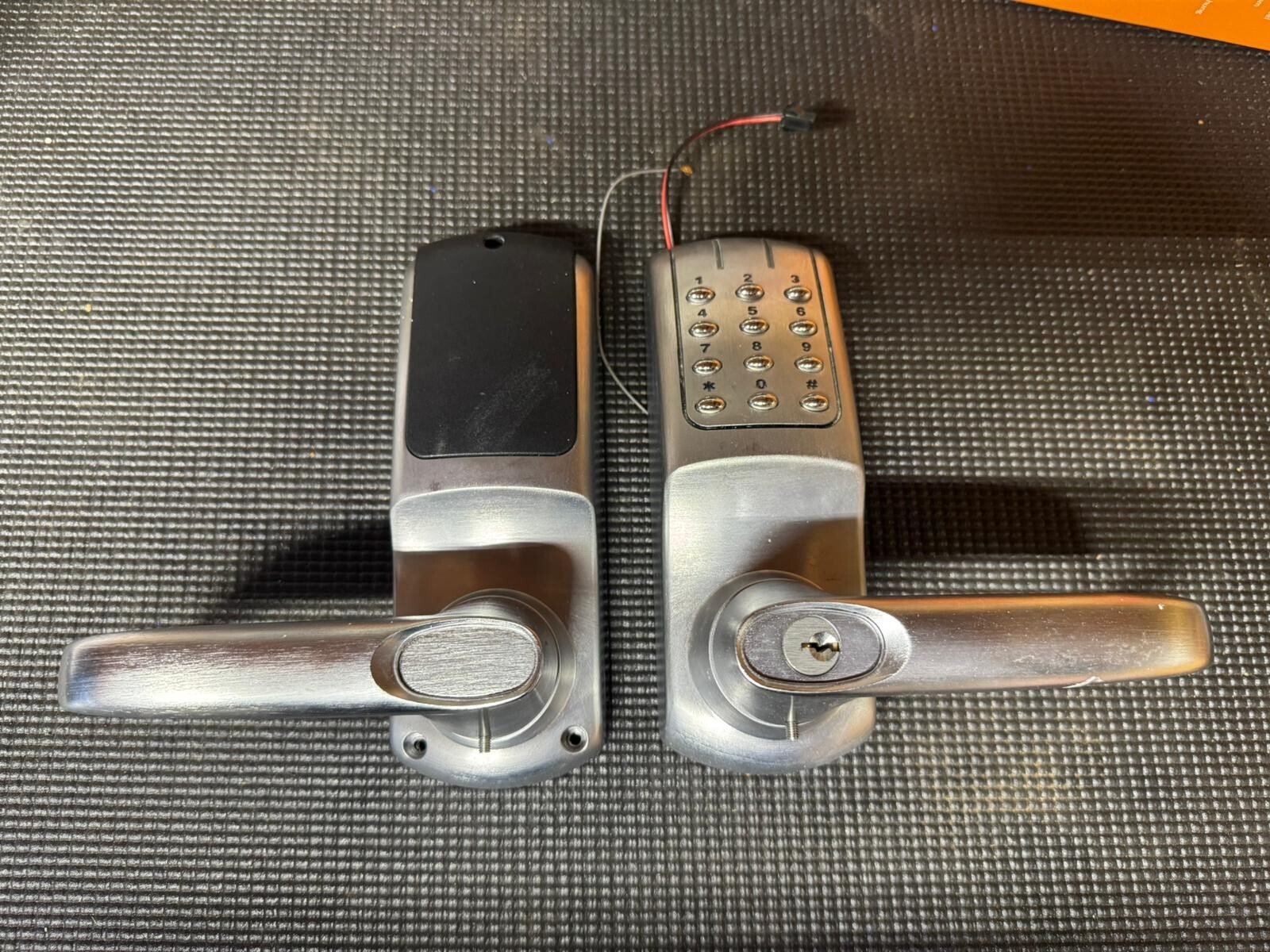Lockstate RemoteLock 7i WiFi technology: Embedded in the lock body