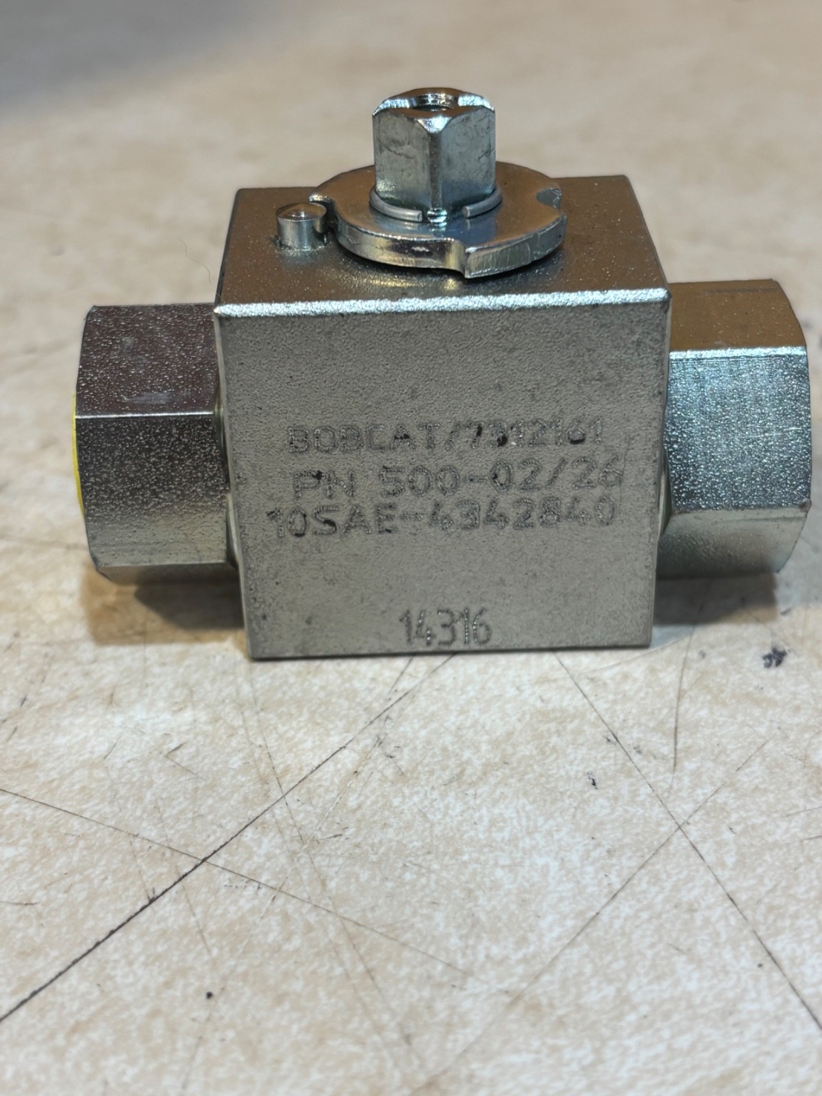Bobcat - 7312161 - Ball Valve - for Excavator Diverter Kit (T2)