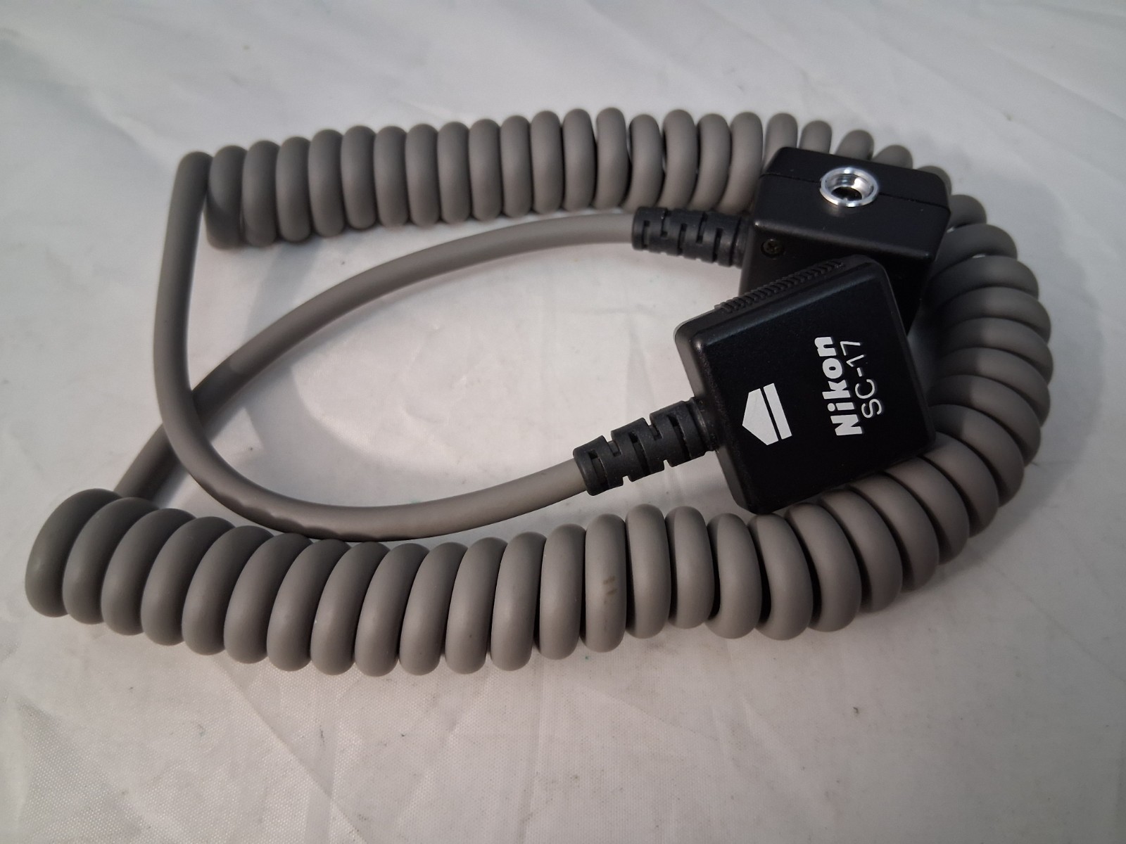 Nikon SC-17 TTL Off Camera Remote Flash Sync Cord/ Working /Excellent