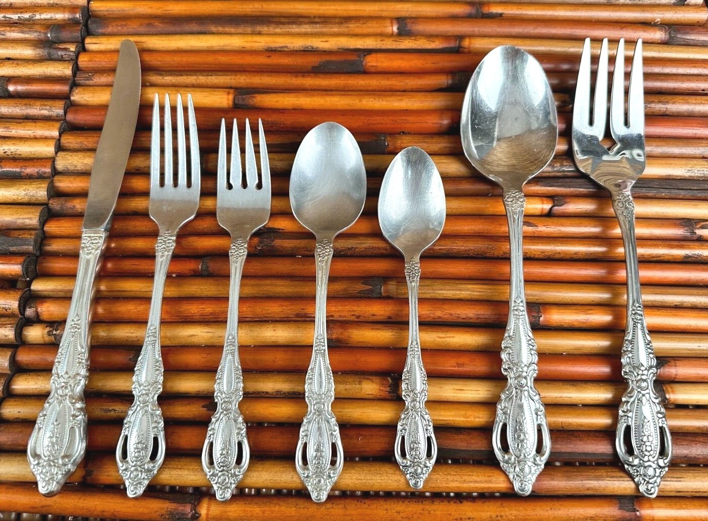 Oneida * Deluxe MONTE CARLO Stainless Steel Flatware YOUR CHOICE - CHOOSE (116)