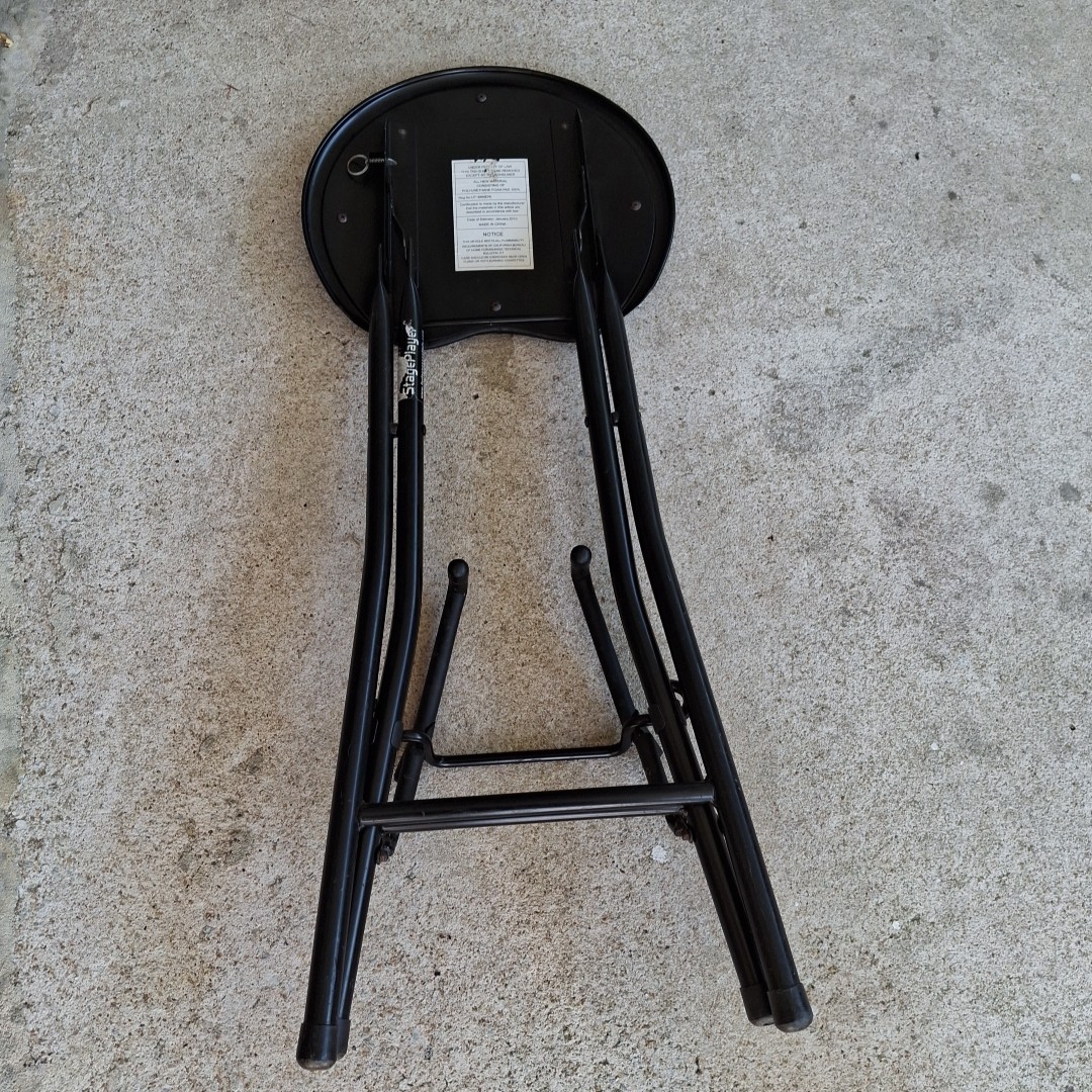 Stage Player Folding Guitar Player's Stool Throne With Folding Guitar Rack On...