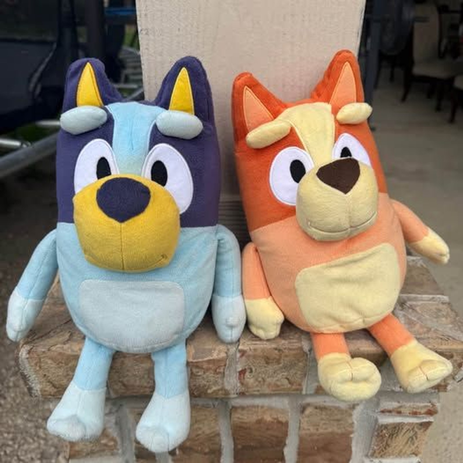 Bluey & Friends Interactive Bluey and Bingo 12” Plushies - Working Voiceboxes