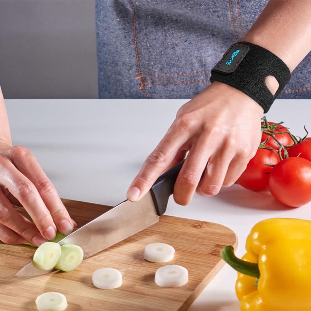 Closed-Loop Neoprene Wrist Wrap – Lightweight, Breathable Compression Support...