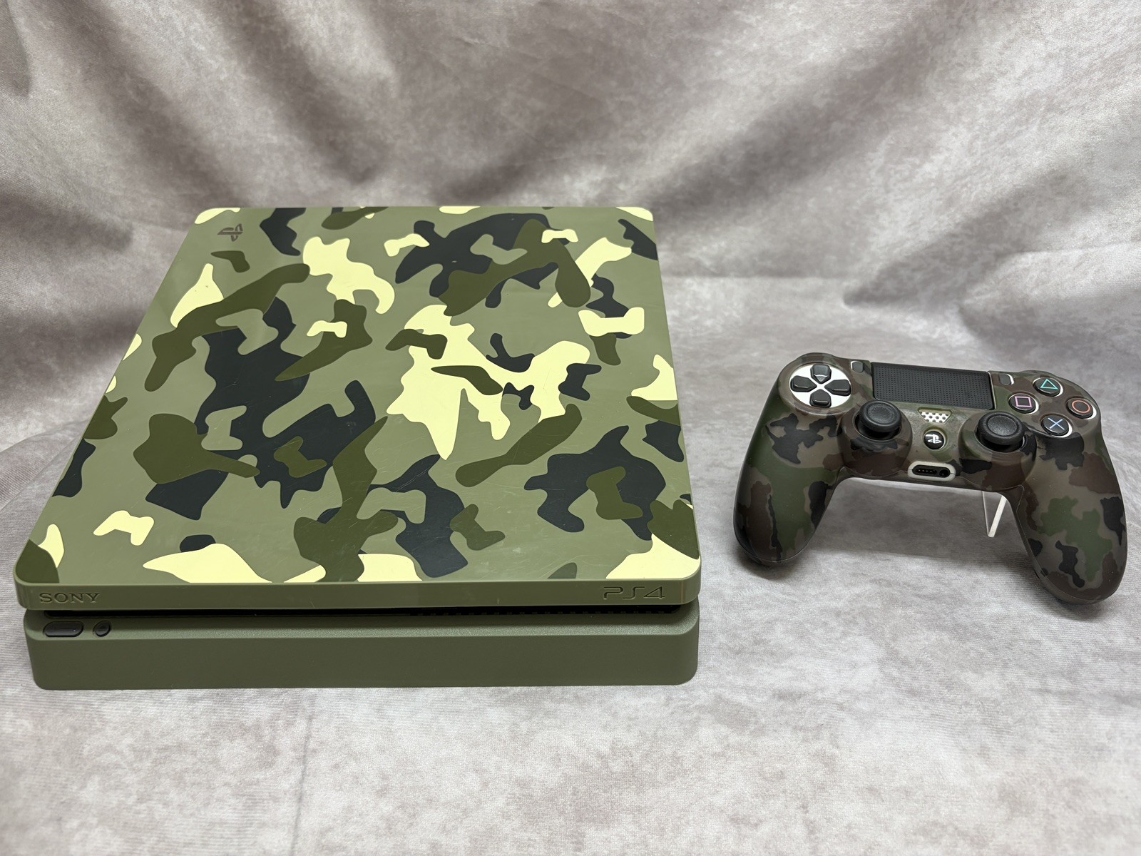 PS4 Slim 1TB CAMO Limited Edition WWII Call of Duty - w/ OEM White Controller