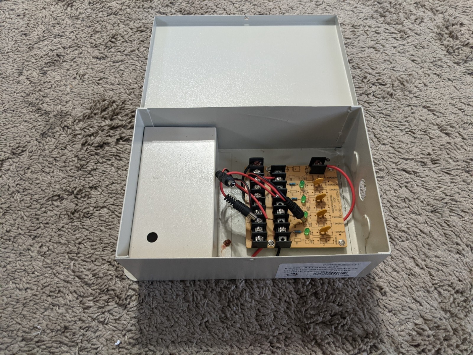AT1205A-D07 4Ch Port 5Amp AC110V/220V DC 12V 60W Power Distribution Box