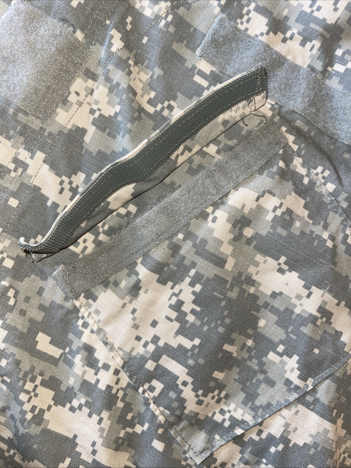 US Army ACU Combat Jacket Medium Regular Digital Camo Ripstop 2000s Military
