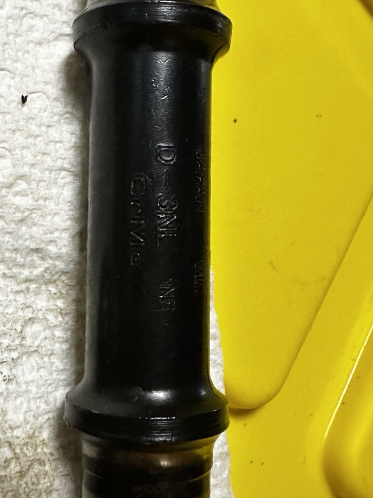 Shimano Japan 68mm Square Taper Bottom Bracket. 122.5 Spindle.