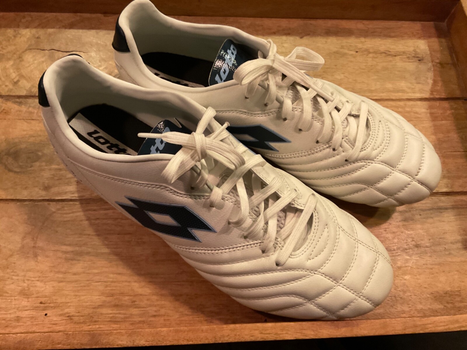 LOTTO STADIO 300 III 214602 FG CLEATS ( MENS 12 ) WHITE BLUE VGC