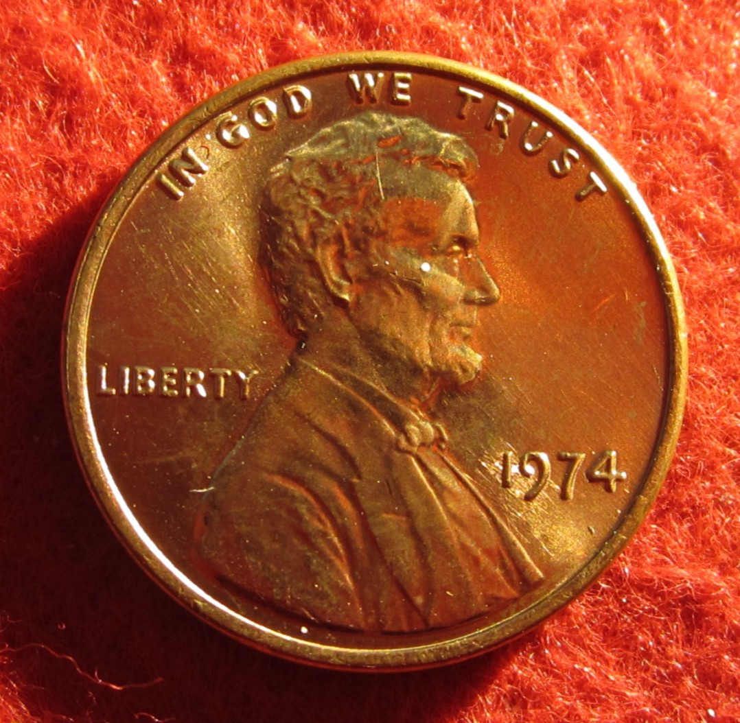 1974 (P) Lincoln Memorial Cent/Penny -  Uncirculated - Red - Actual Coin C1350