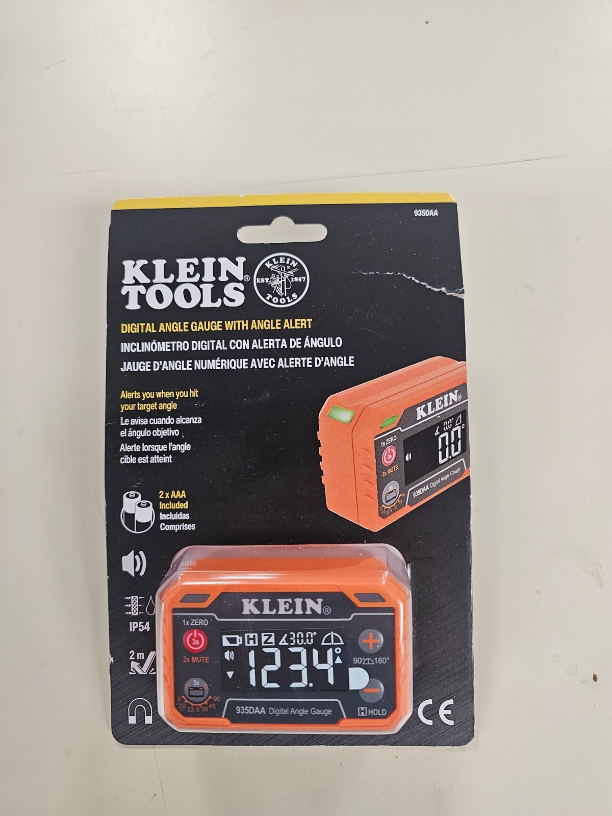 Klein Tools 935DAA Digital Angle Gauge W/ Angle Alert NEW