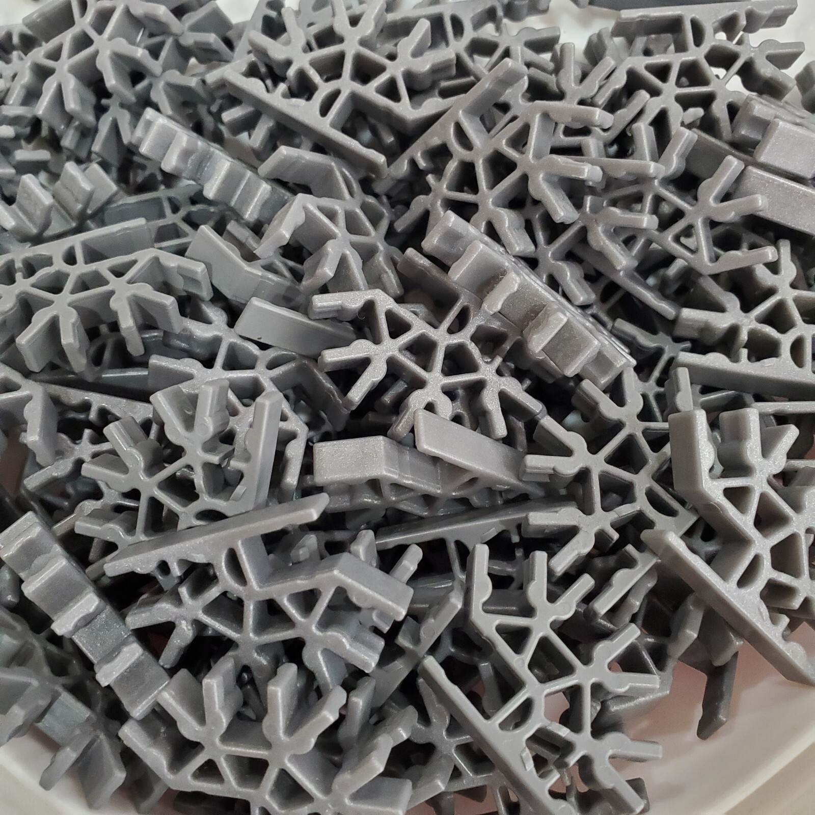 100 Knex Gray Connectors 4 Position 3D - Standard K'nex