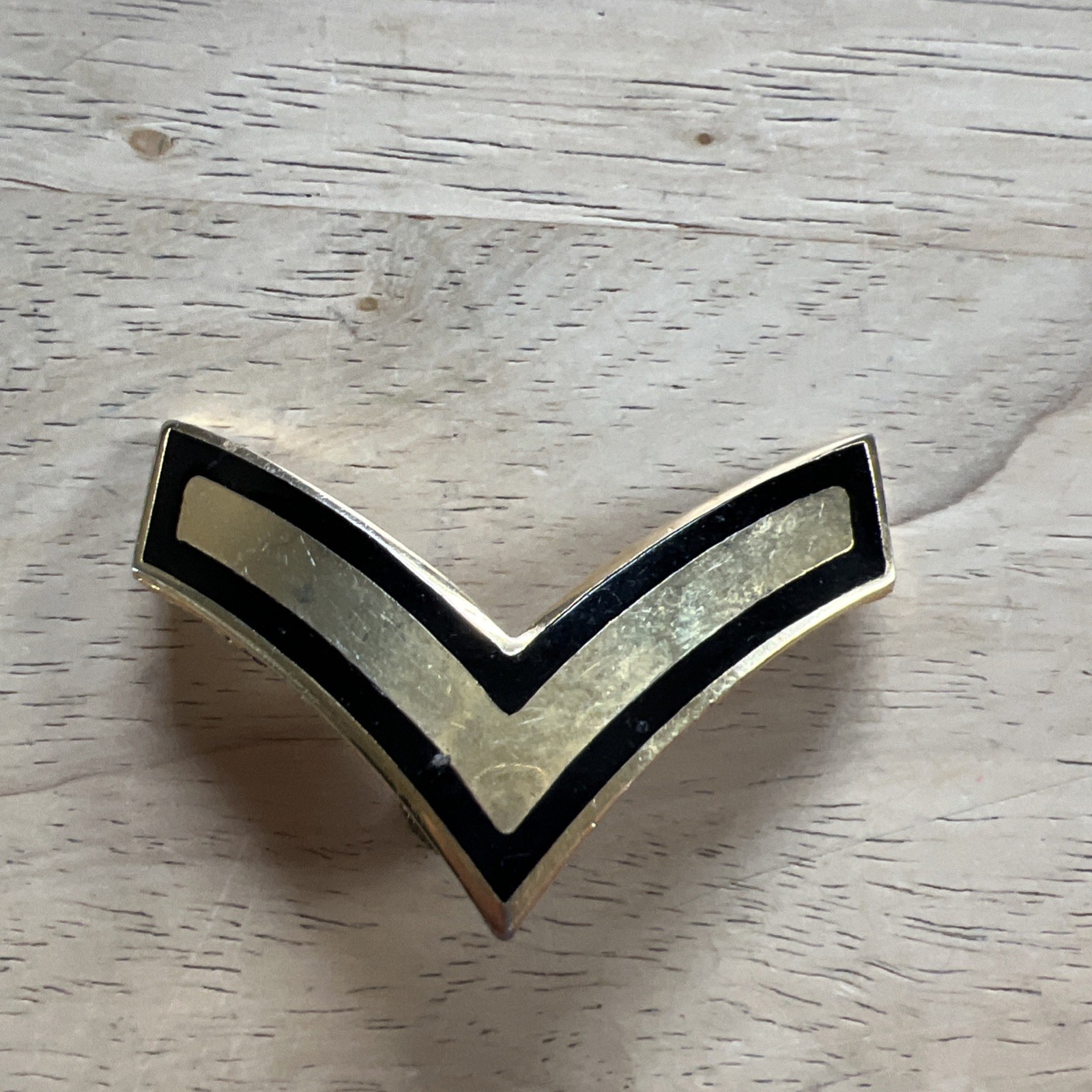 Canadian Armed Forces Private Rank Enameled Screw Back