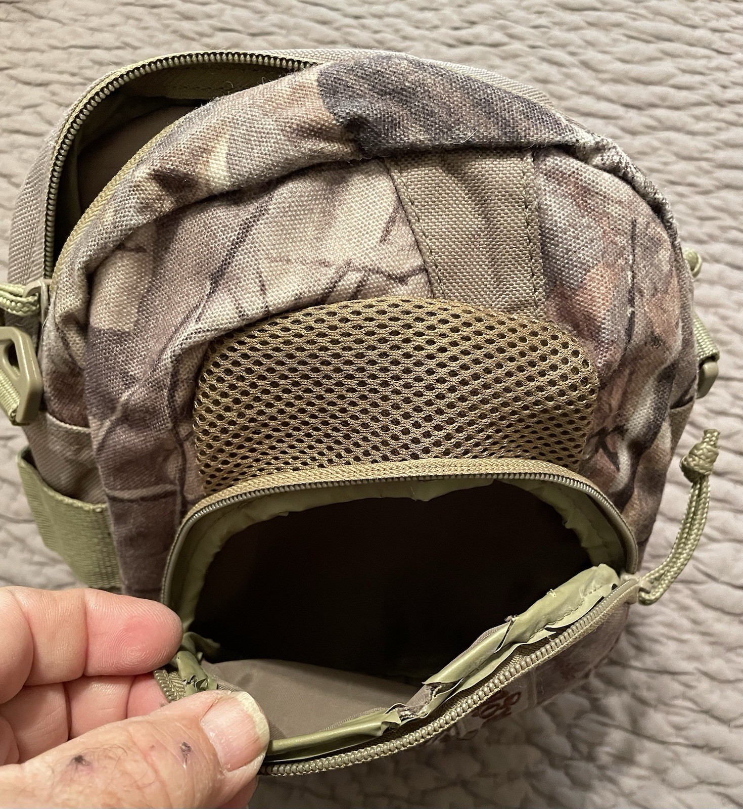 Remington Hunting Pouch. Multiple Pouches. Adjustable Belt Loop. Excellent  Cond