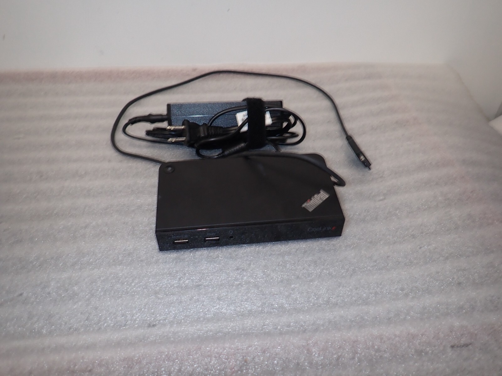 Lenovo ThinkPad OneLink Plus Dock with 90W Charger DU9047S1