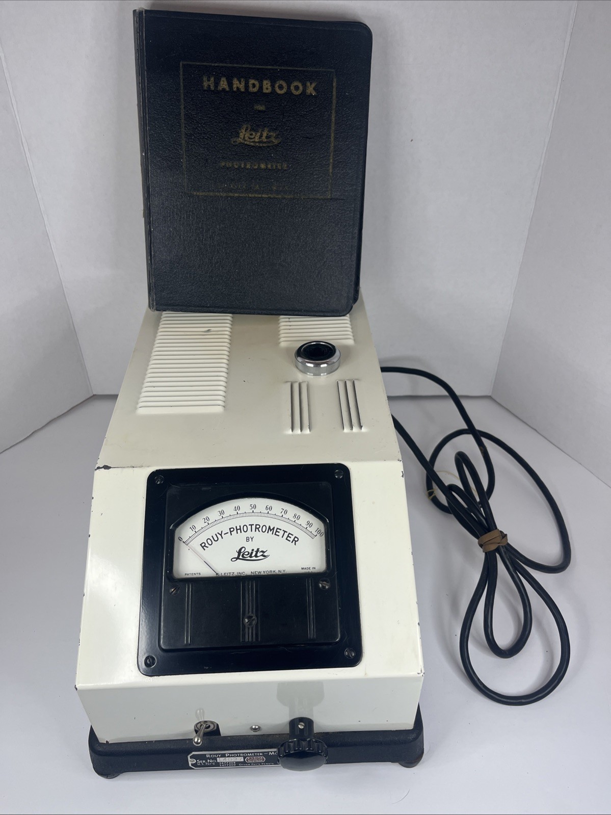 Rouy-Photrometer made by Leitz New York Model LCZ With Original Handbook Rare