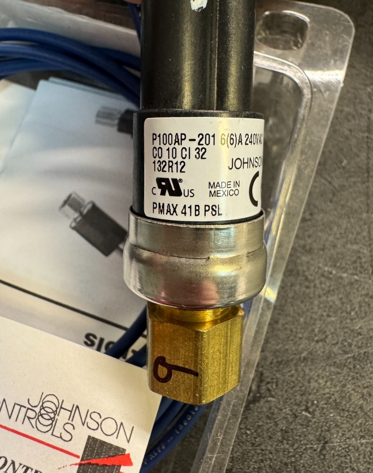 Johnson Controls P100 Encapsulated Pressure Control P100AP-201C