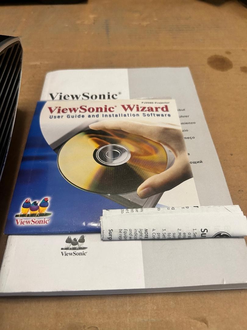 Viewsonic PJ258D/DLP Projector 155 lamp hours