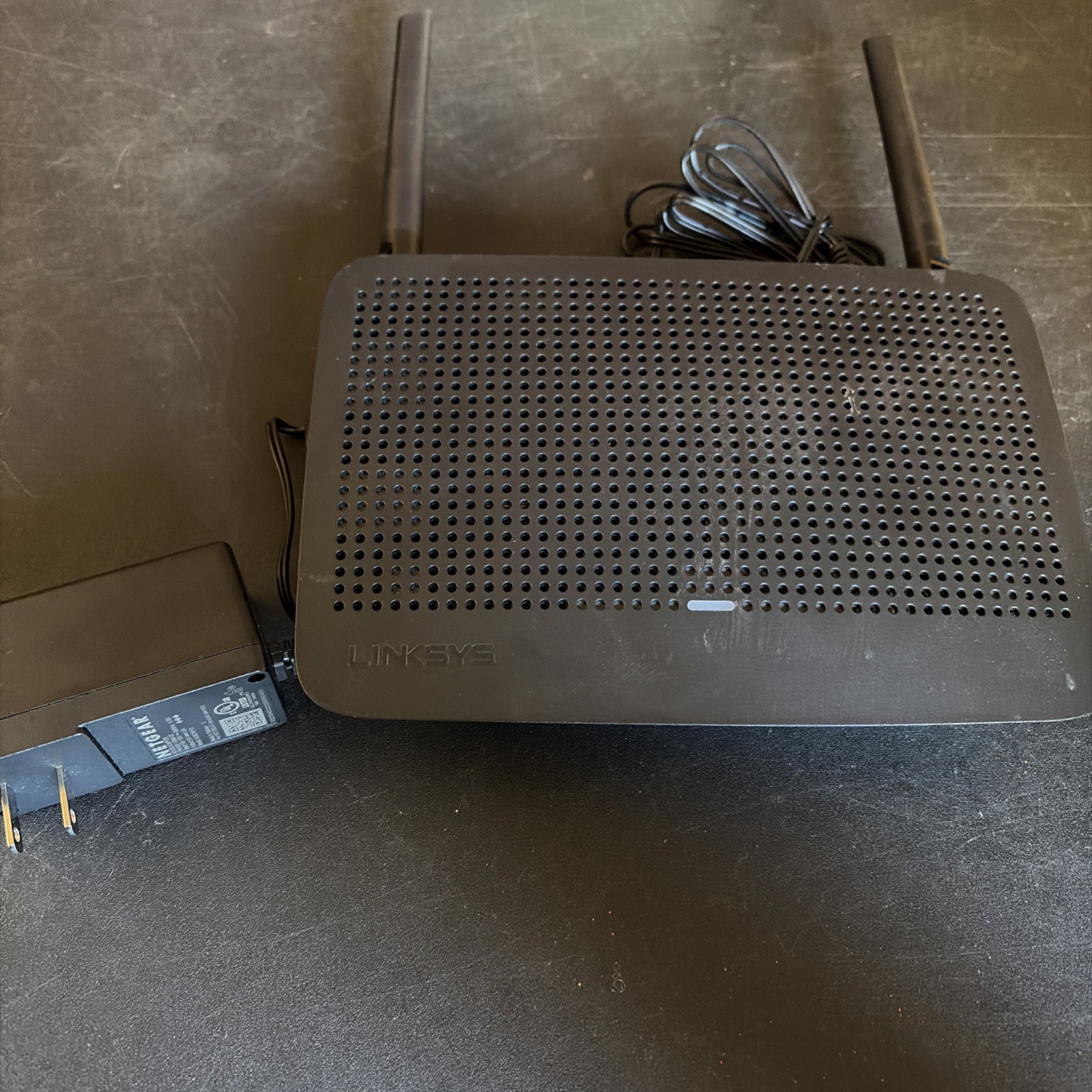 Linksys MR6350 100Mbps 4 Port Wi-Fi Router - Black