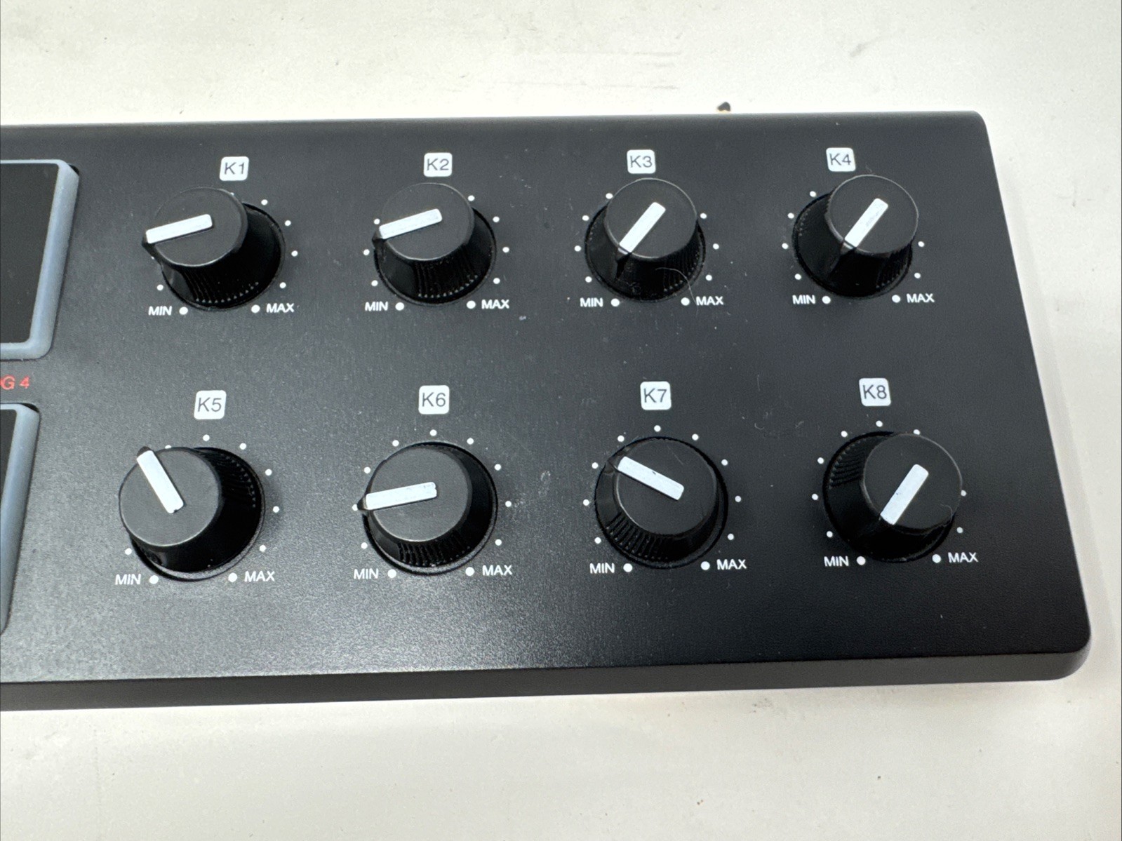 AKAI Professional LPD8 Portable USB-powered MIDI Controller