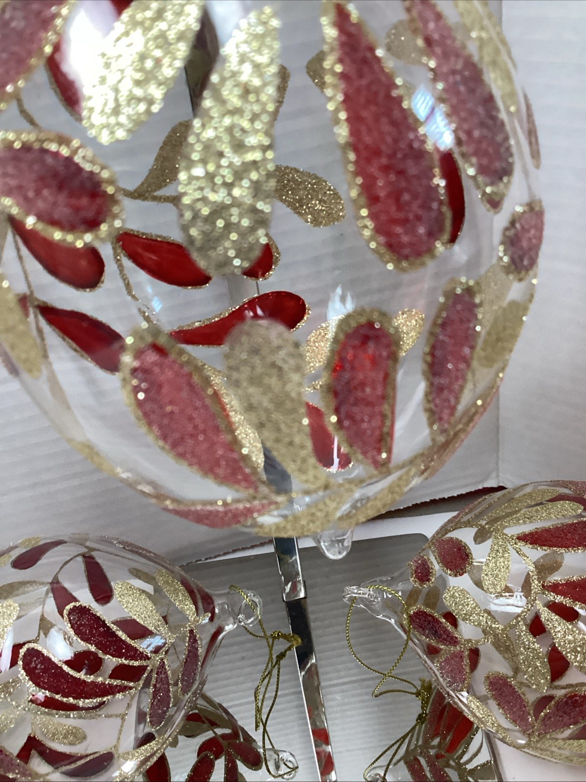 3 Christmas Ornament Glitter Drop with Leaf And Vine Pattern