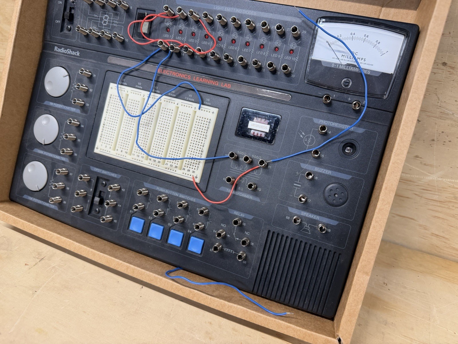 Radio Shack Electronics Learning Lab 28-280, With Make Electronics Book