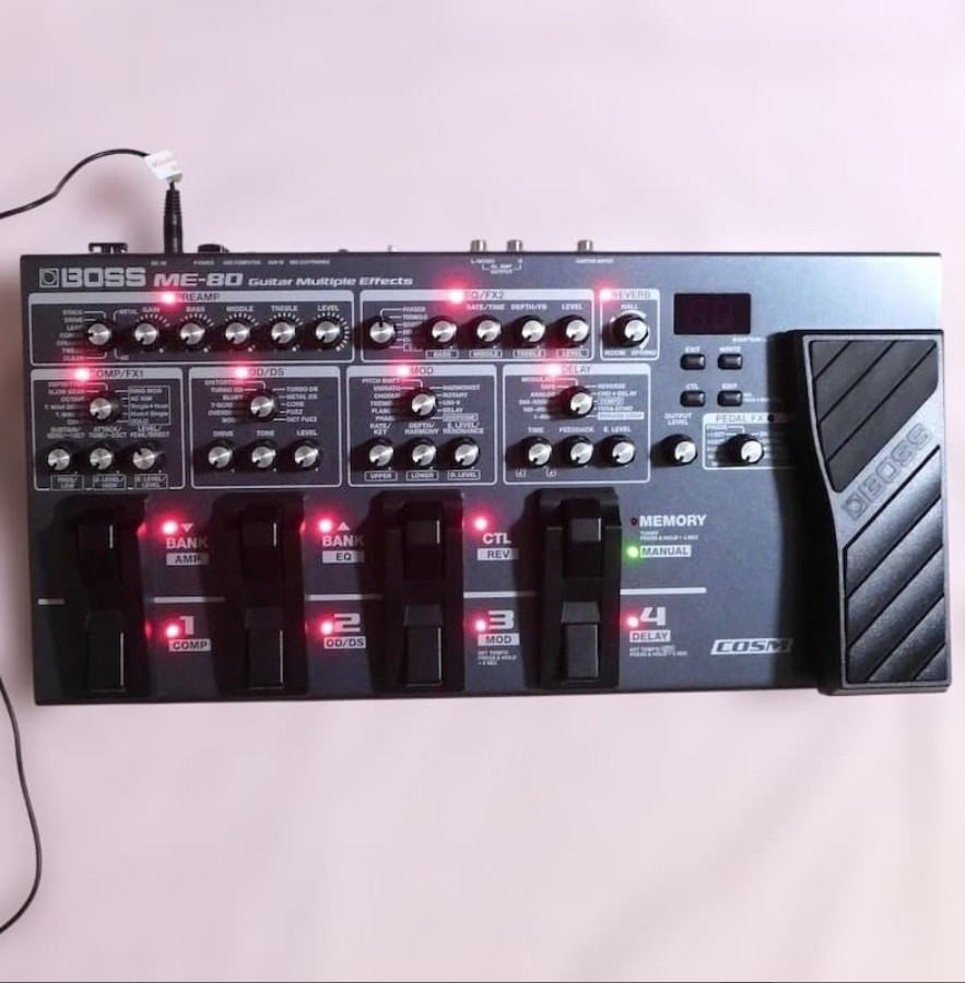 Boss ME-80 Multi Effects Guitar Processor w/ Box AC Adapter Used Excellent