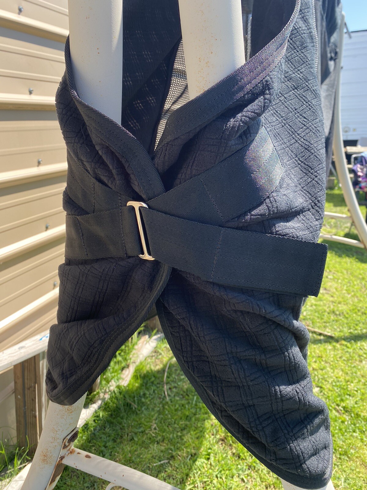 90" EOUS black mesh / fleece combo cooler sheet w/quick-grip front closure