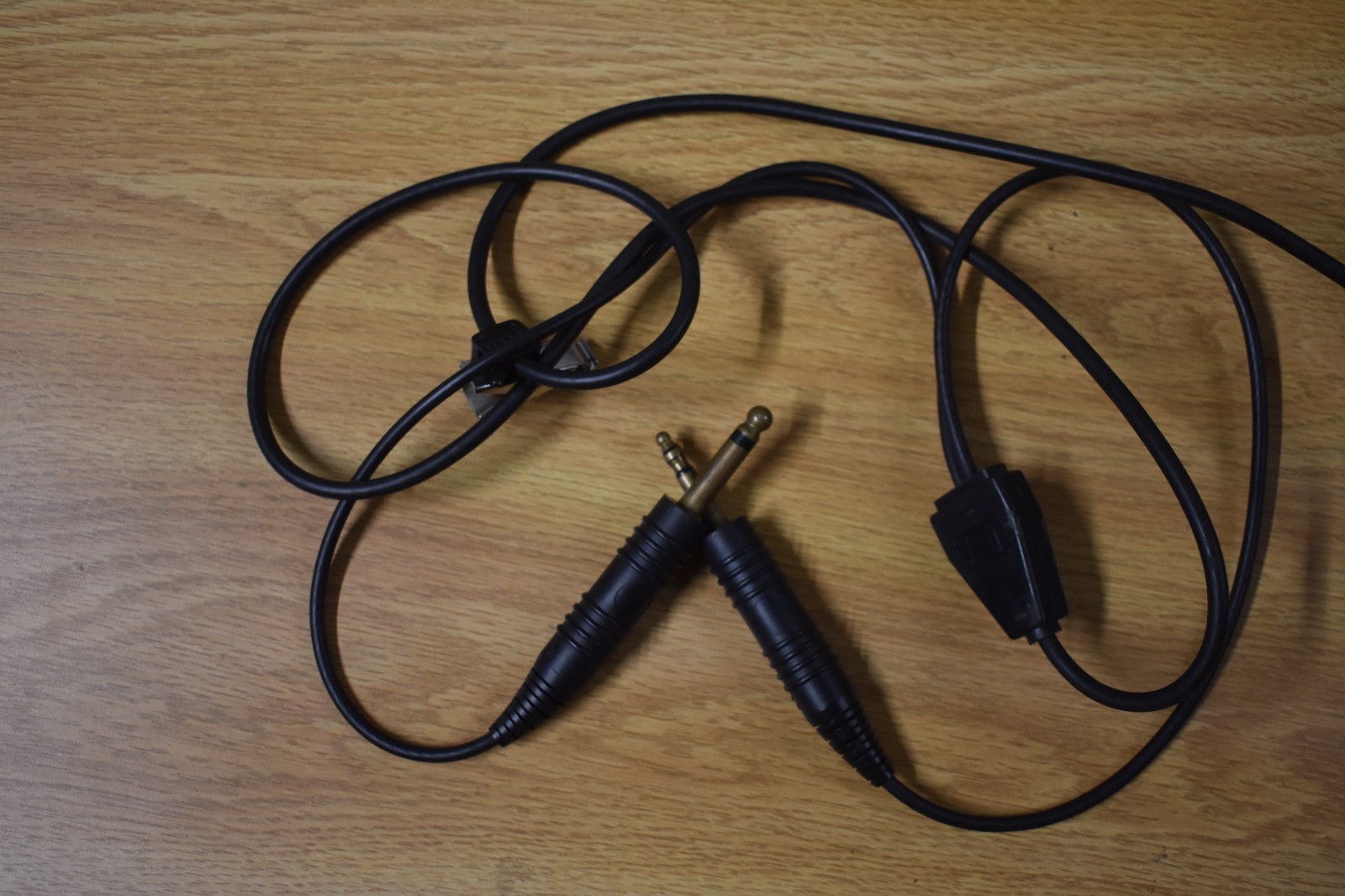 David Clark H10-60 Aviation Headset With Duel Plug And Mic (used)